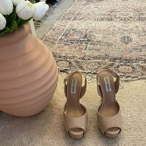 Steve Madden Peep toe heels